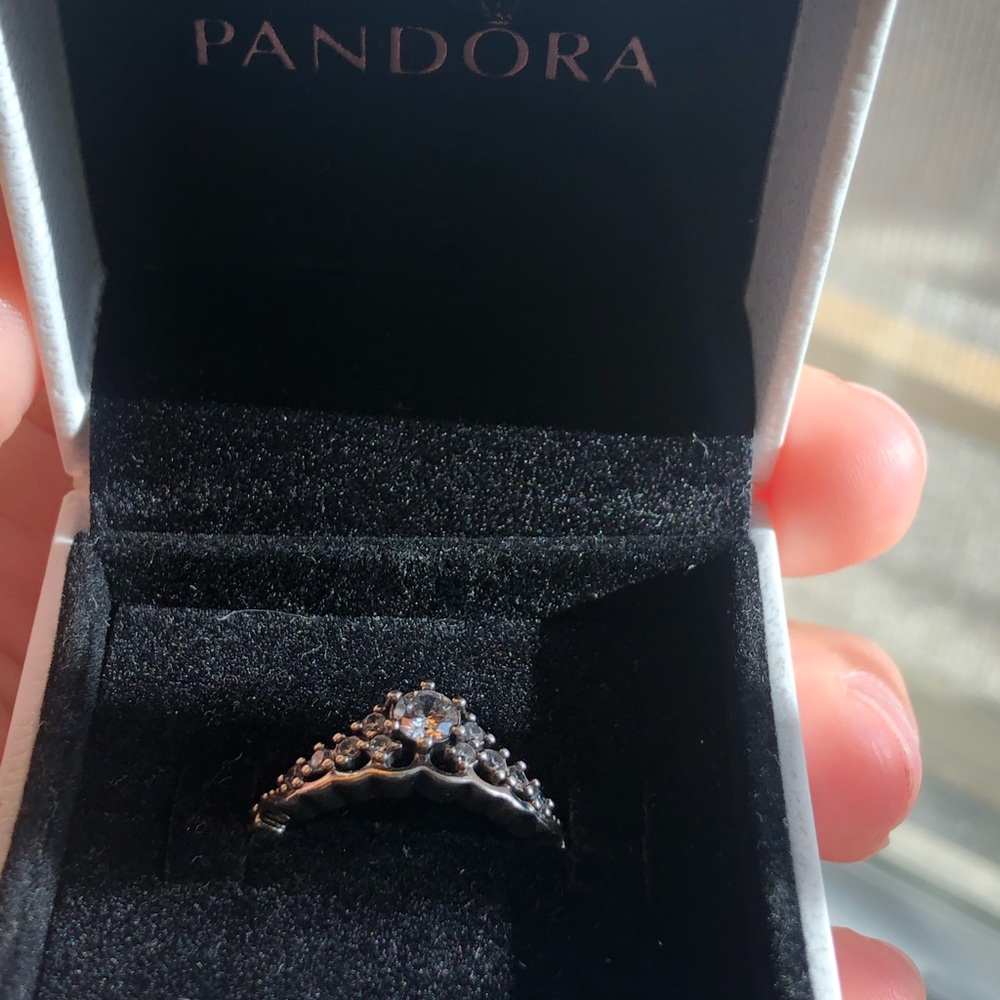 Pandora fairytale tiara ring size 7